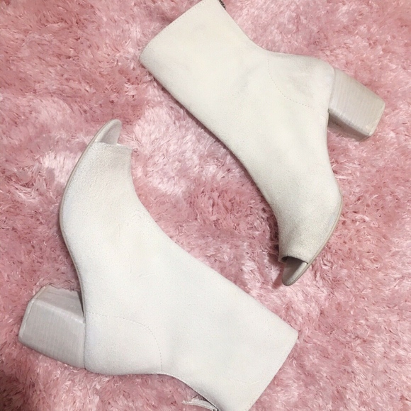 🆕70% OFF‼️Marsell Bootie Open Toe White Suede - Picture 3 of 8
